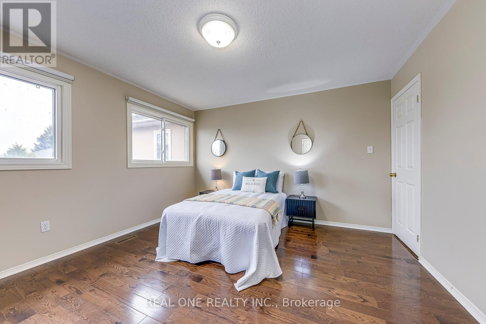 144 MAYLA DRIVE Image 33