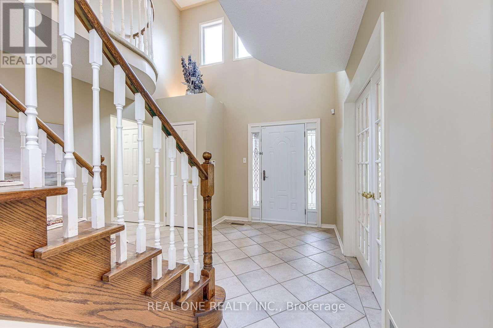 144 MAYLA DRIVE Image 4