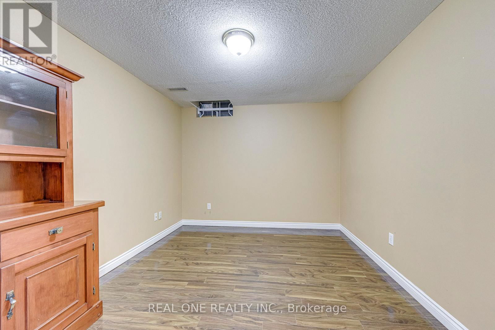 144 MAYLA DRIVE Image 45