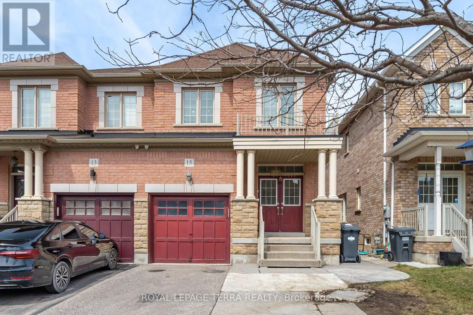 15 VERSAILLES CRESCENT Image 1