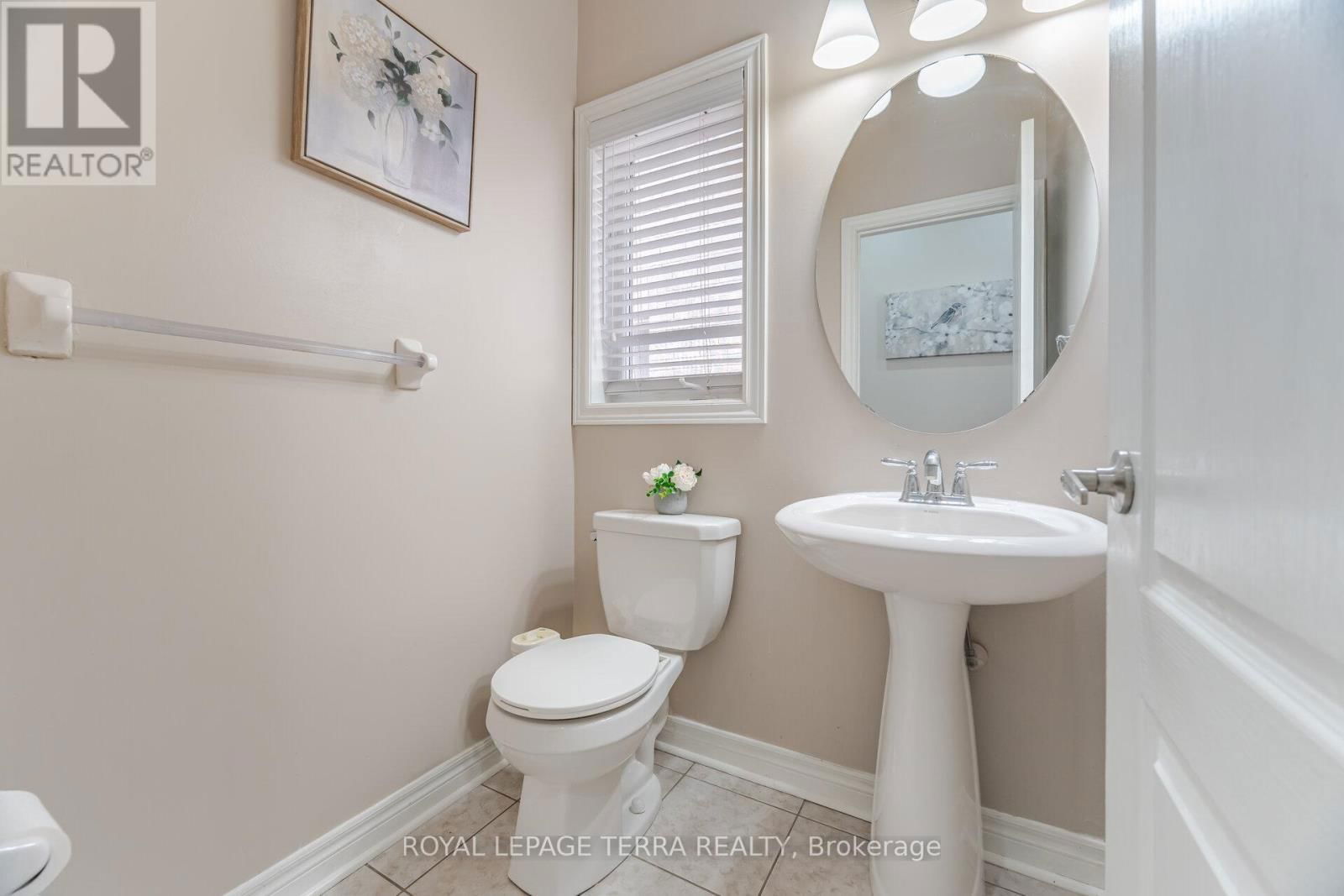 15 VERSAILLES CRESCENT Image 19