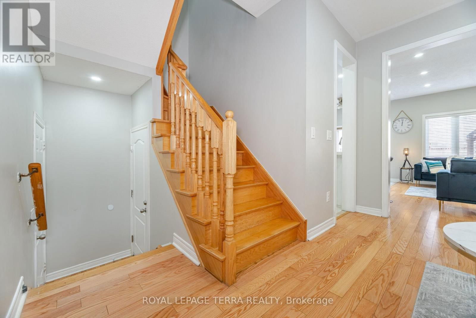 15 VERSAILLES CRESCENT Image 20