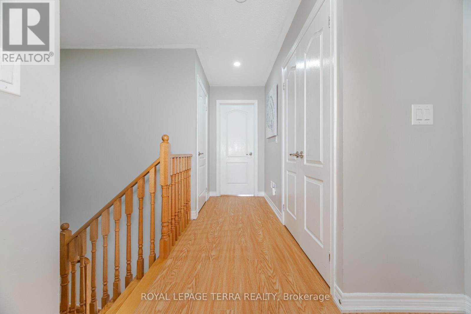 15 VERSAILLES CRESCENT Image 21