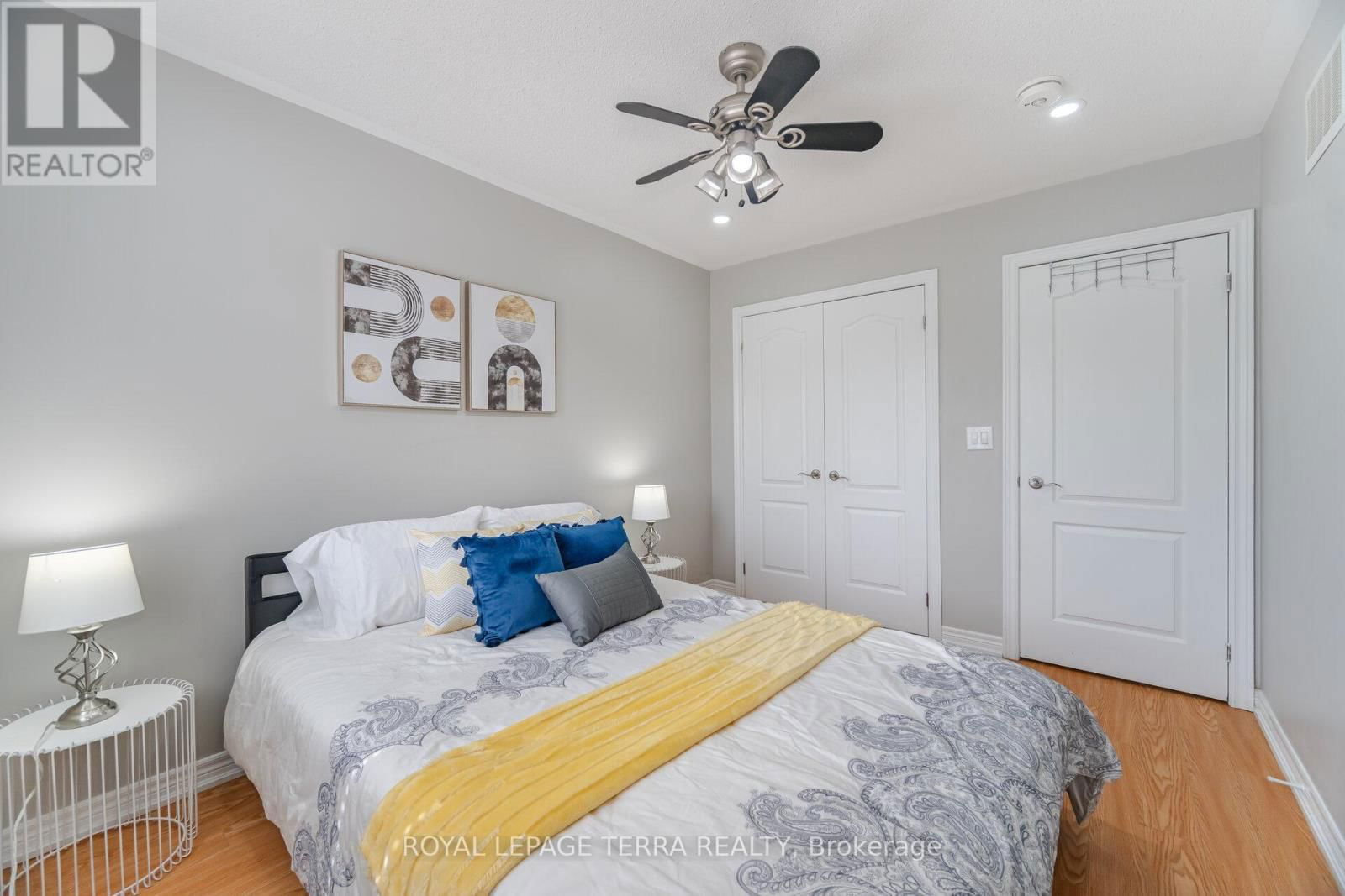15 VERSAILLES CRESCENT Image 28
