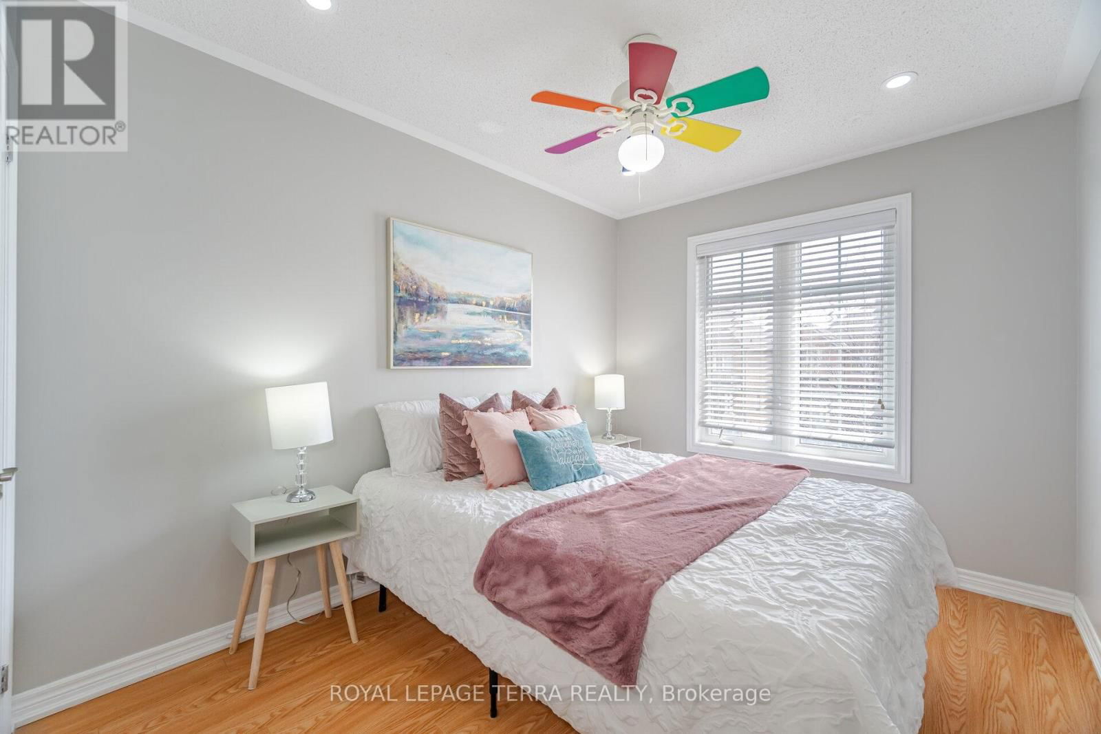 15 VERSAILLES CRESCENT Image 29