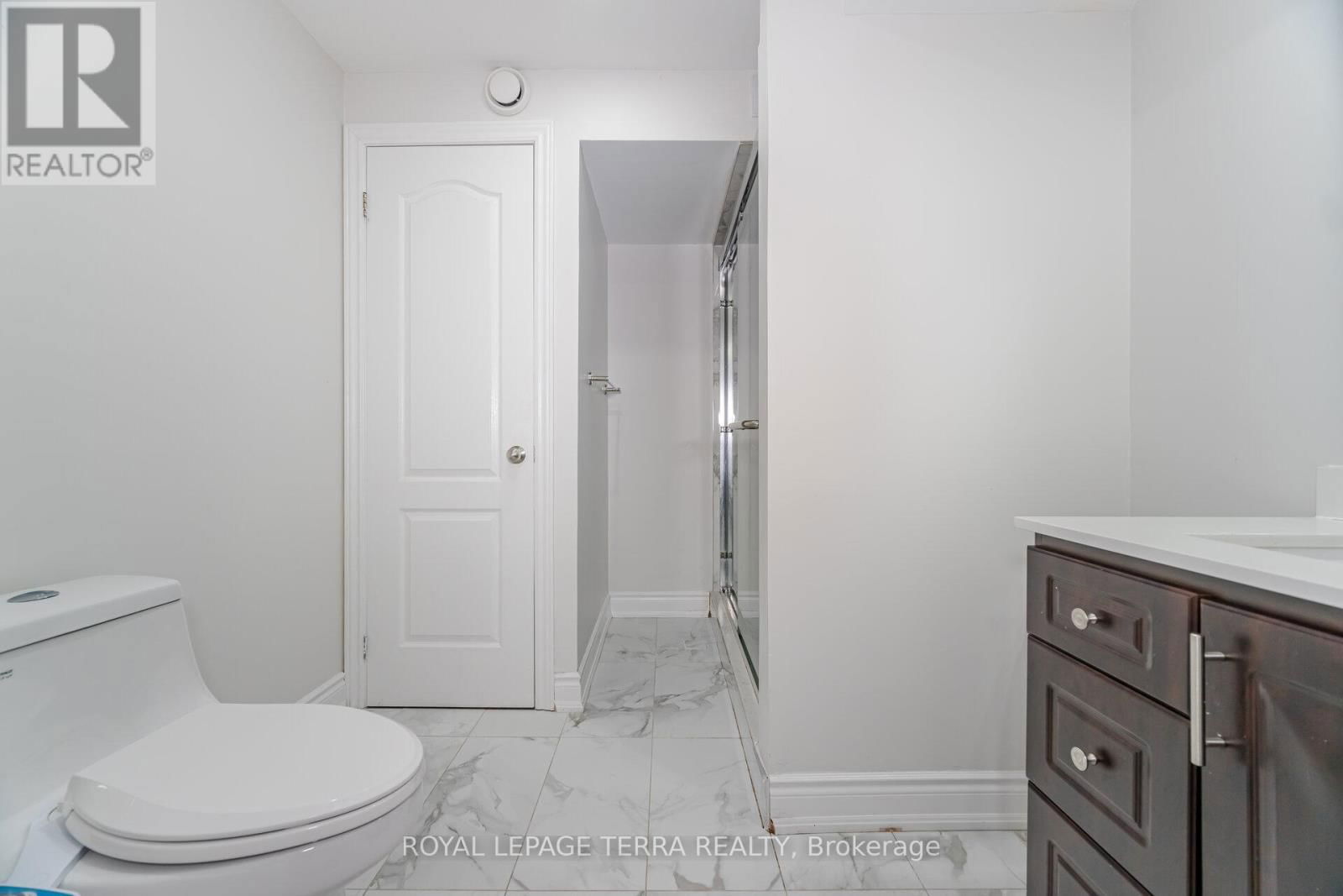 15 VERSAILLES CRESCENT Image 44