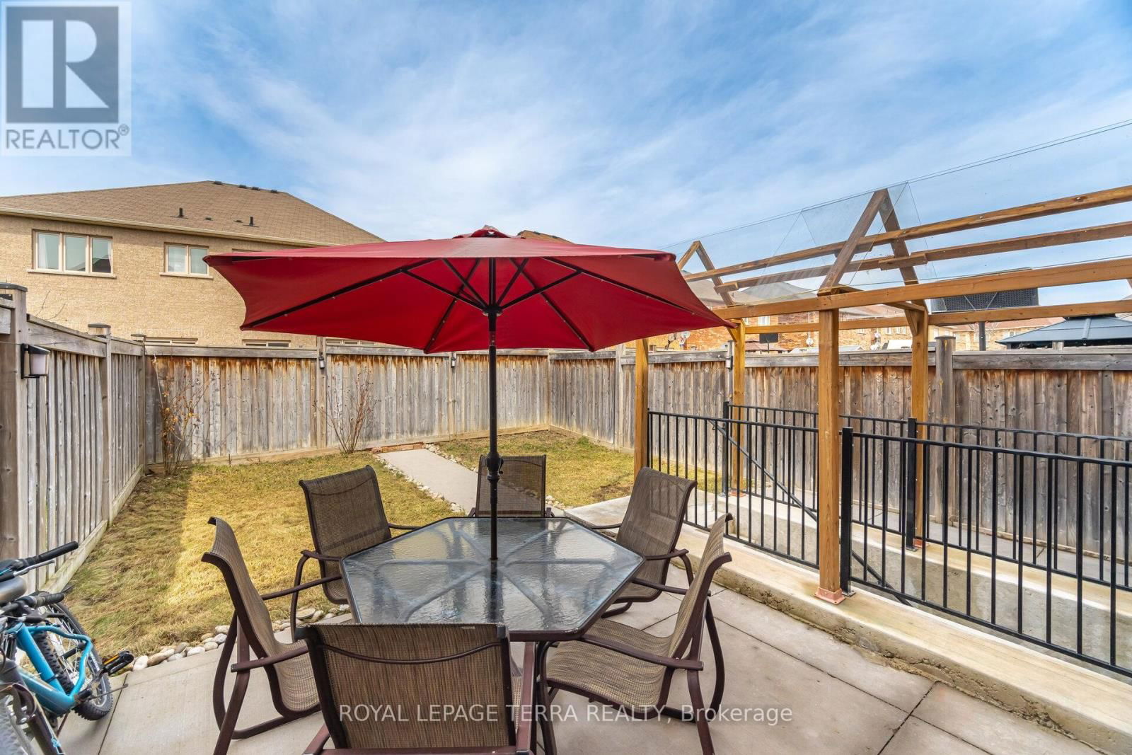 15 VERSAILLES CRESCENT Image 47