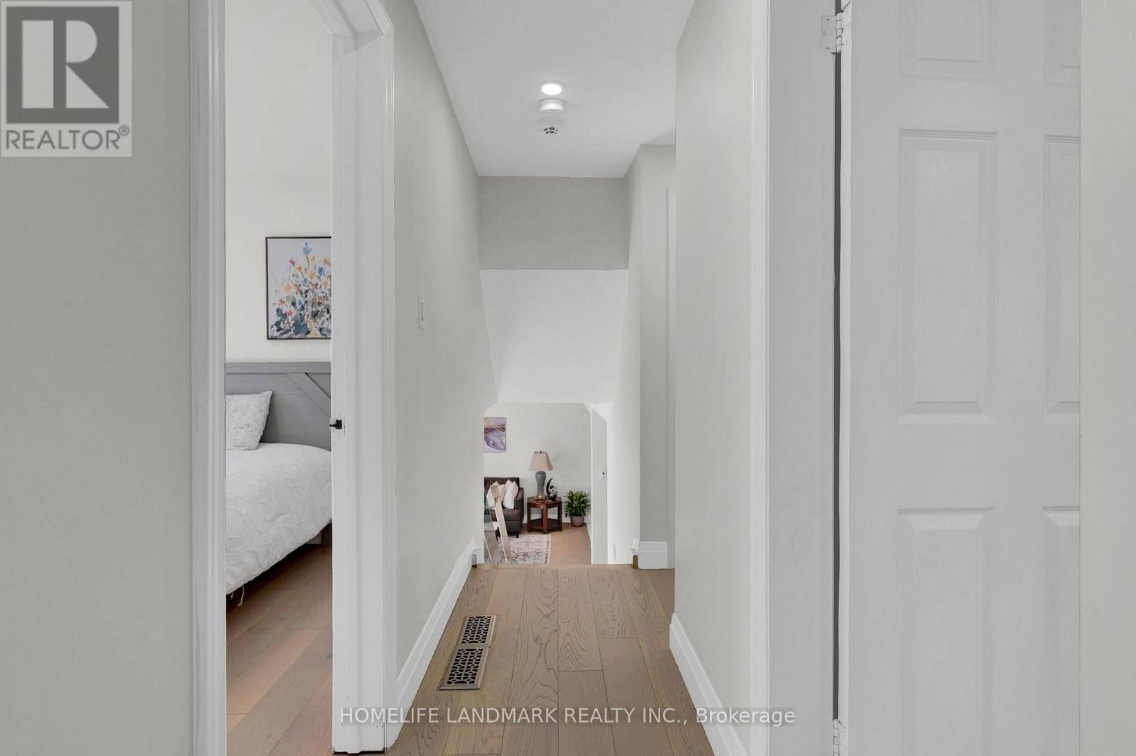 431 WALKER'S LINE Image 19