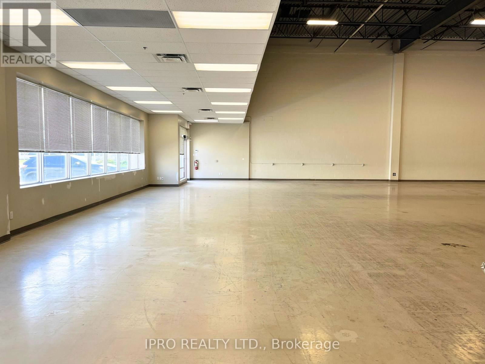 Unit 2 - 2915 ARGENTIA ROAD Image 6