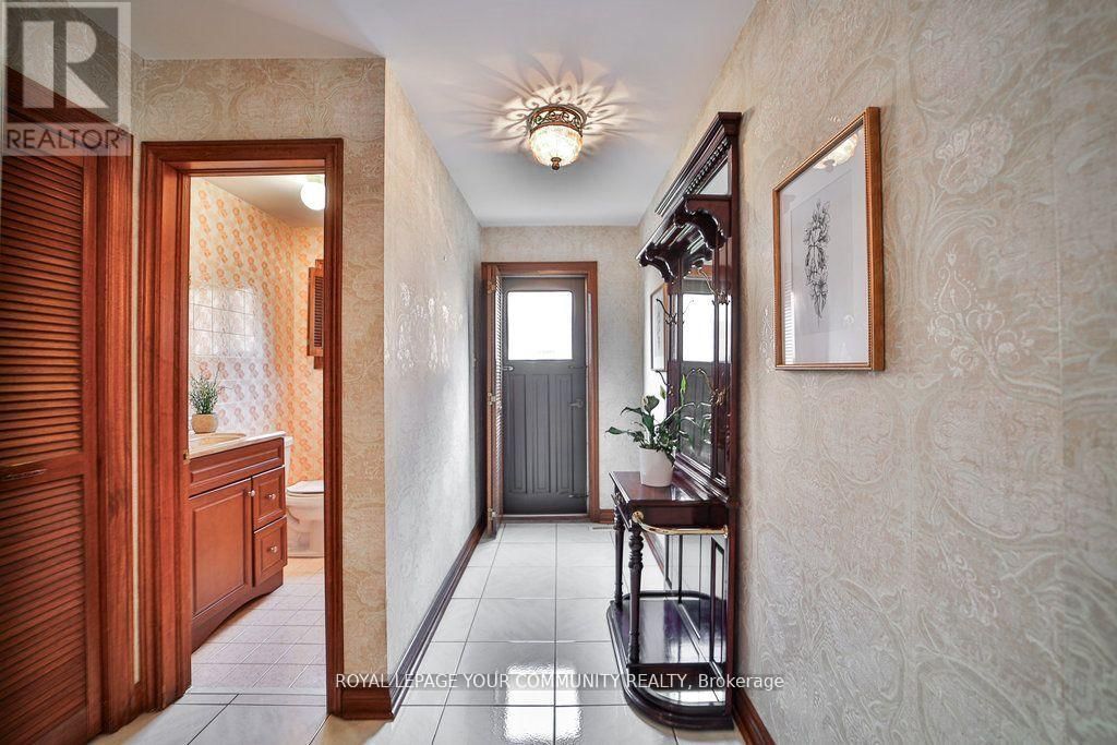 21 DISAN COURT Image 12