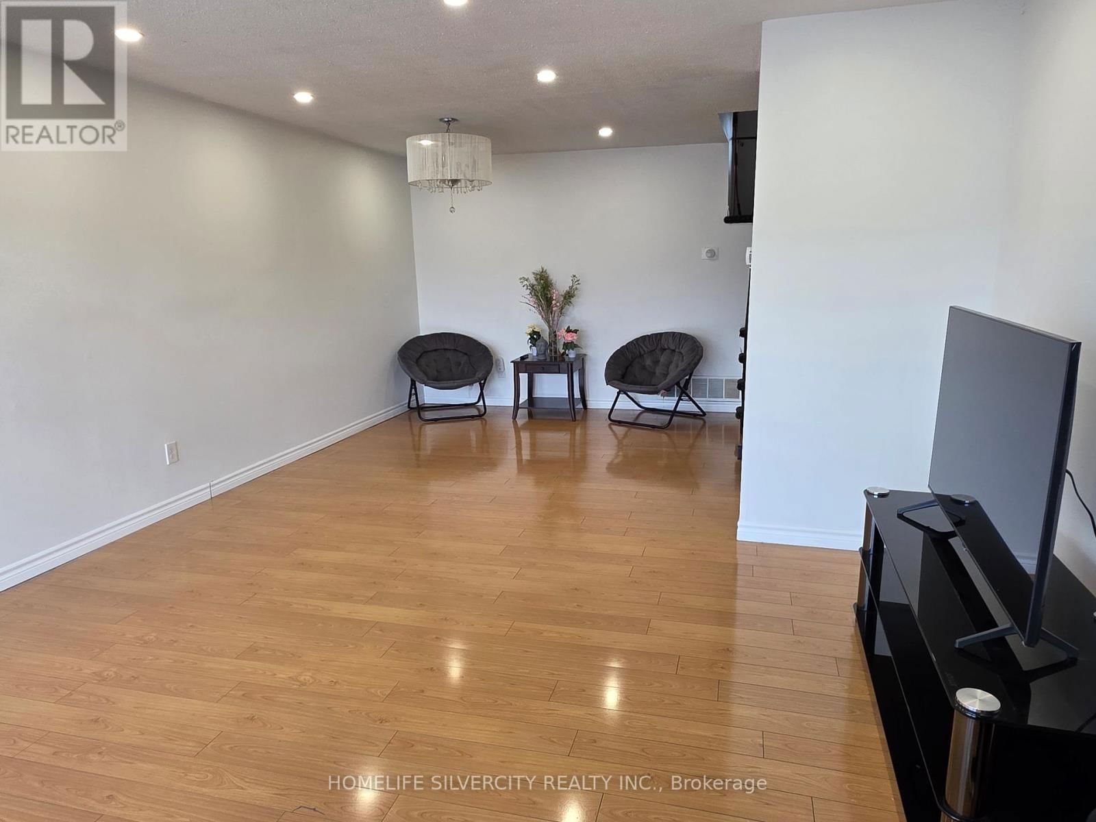 3758 KEENAN CRESCENT Image 3