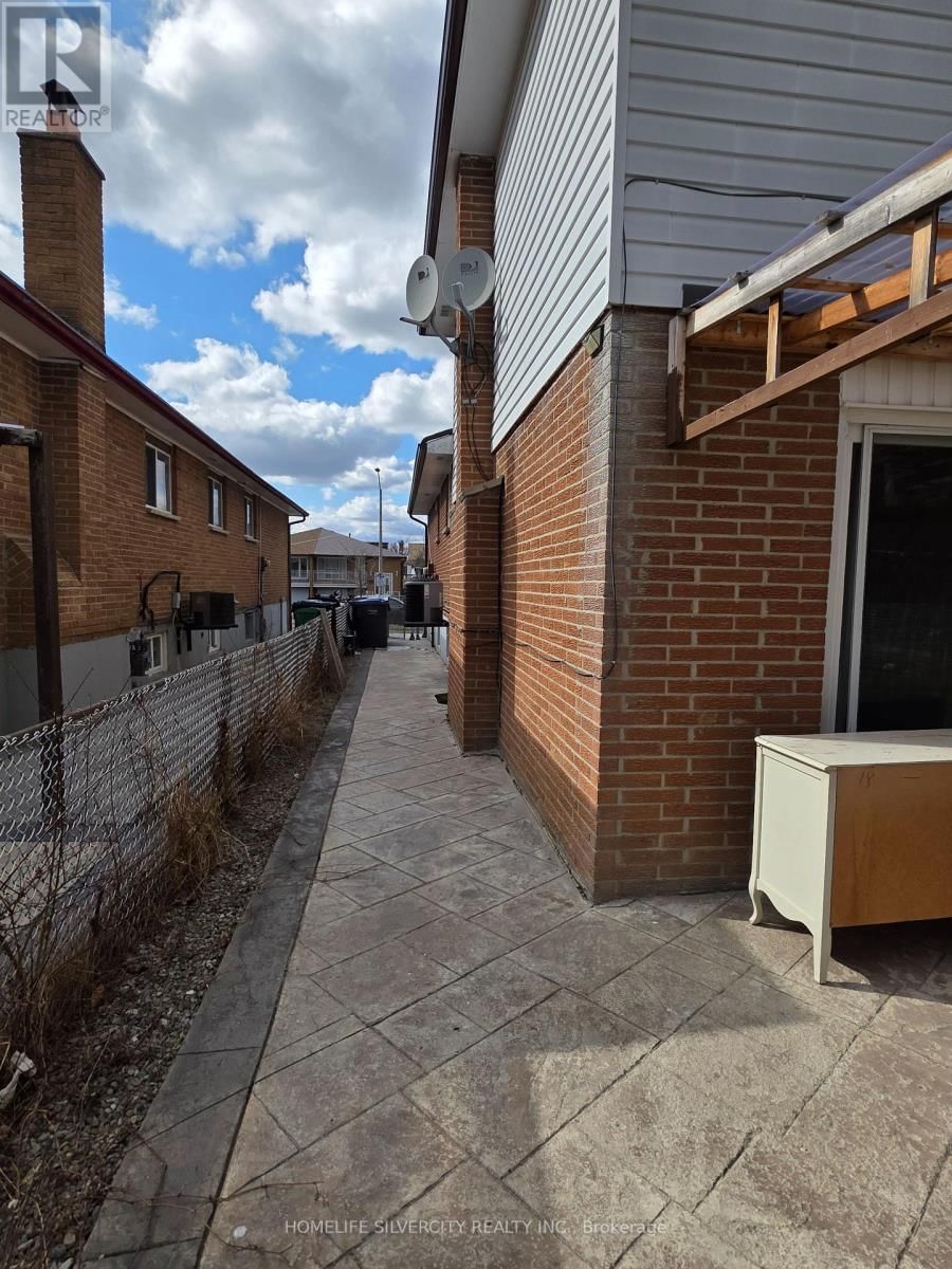 3758 KEENAN CRESCENT Image 34