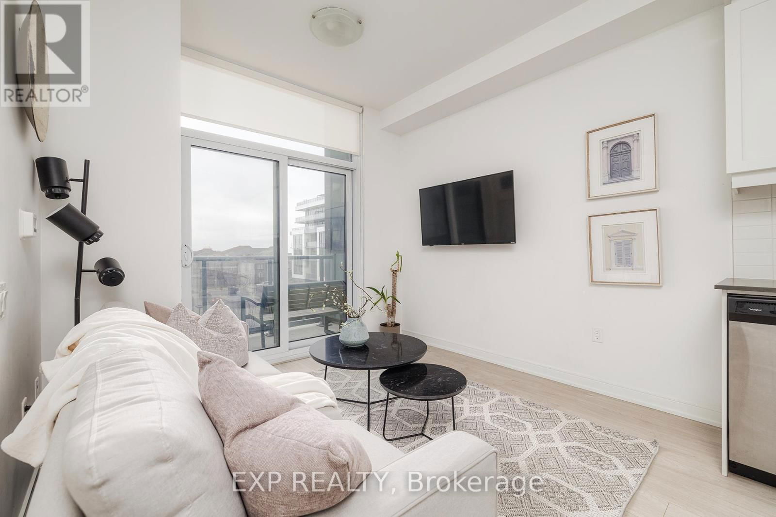 316 - 8 NAHANI WAY Image 4