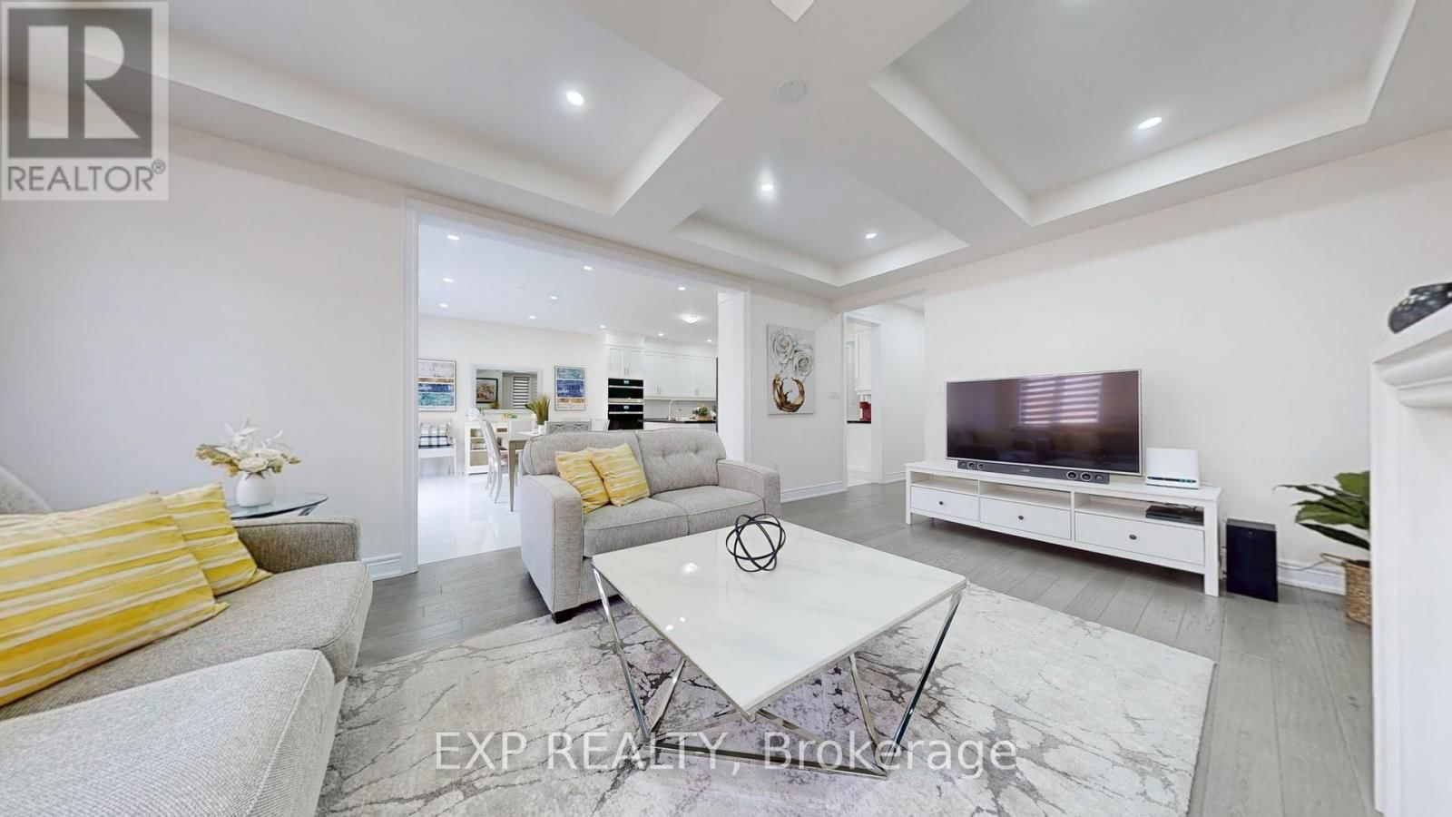 15 FROST STREET Image 12