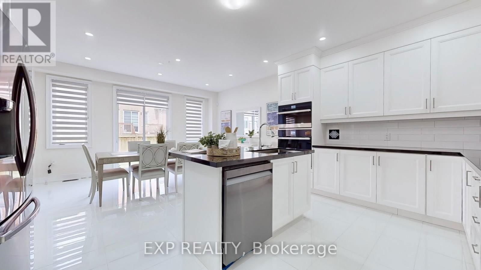 15 FROST STREET Image 14
