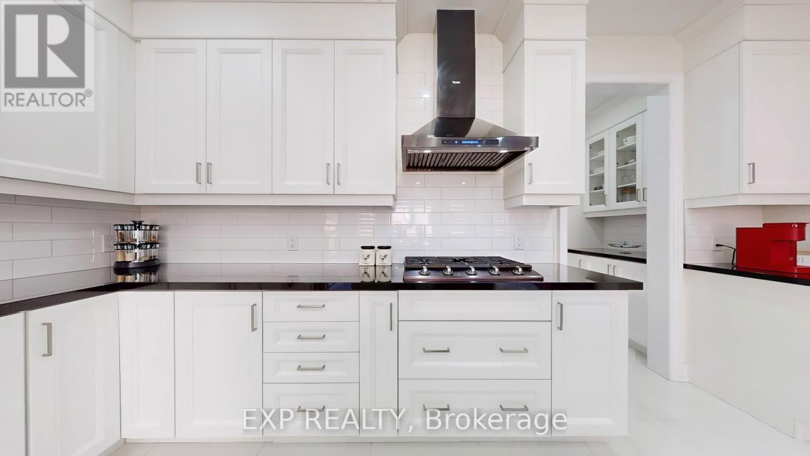 15 FROST STREET Image 16