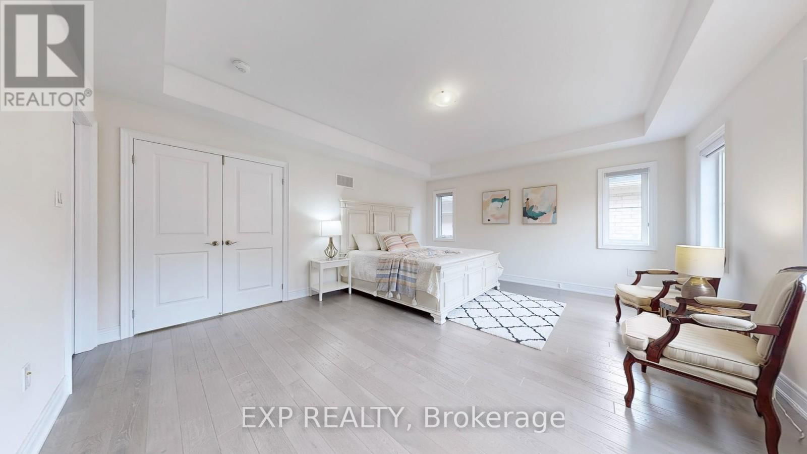 15 FROST STREET Image 27