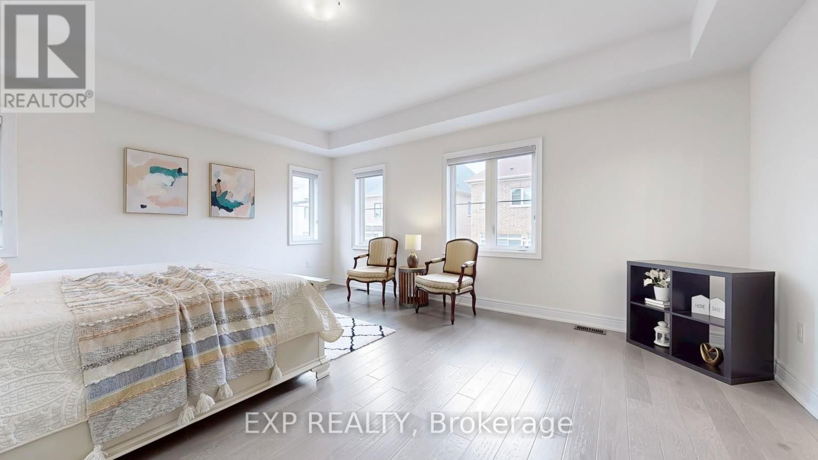 15 FROST STREET Image 29