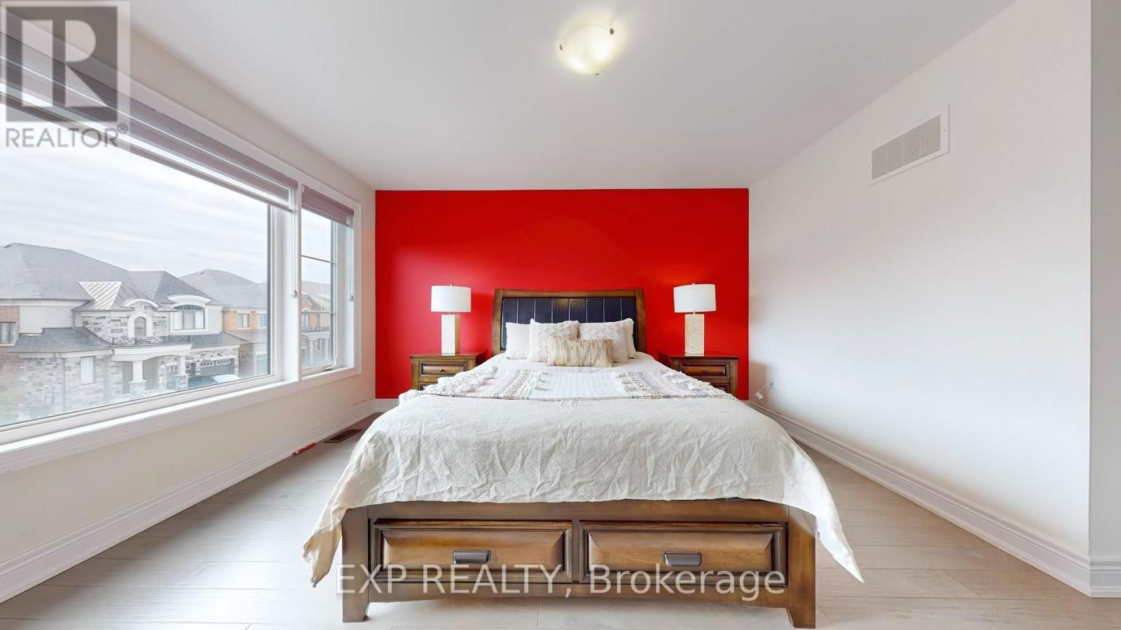 15 FROST STREET Image 33