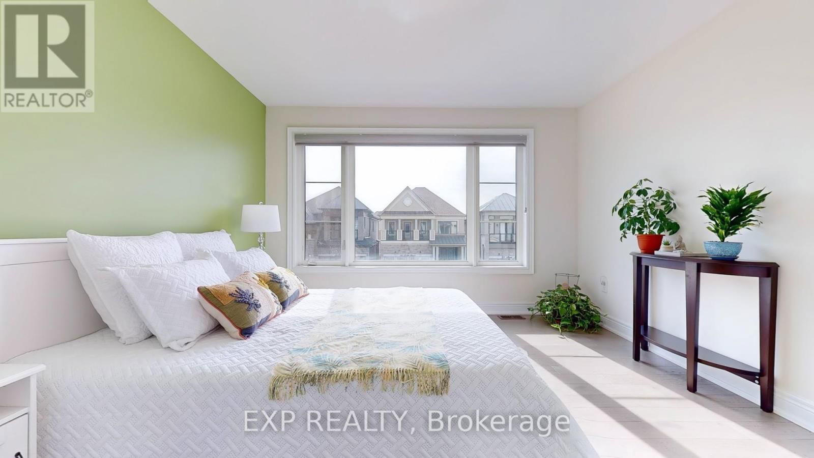 15 FROST STREET Image 37