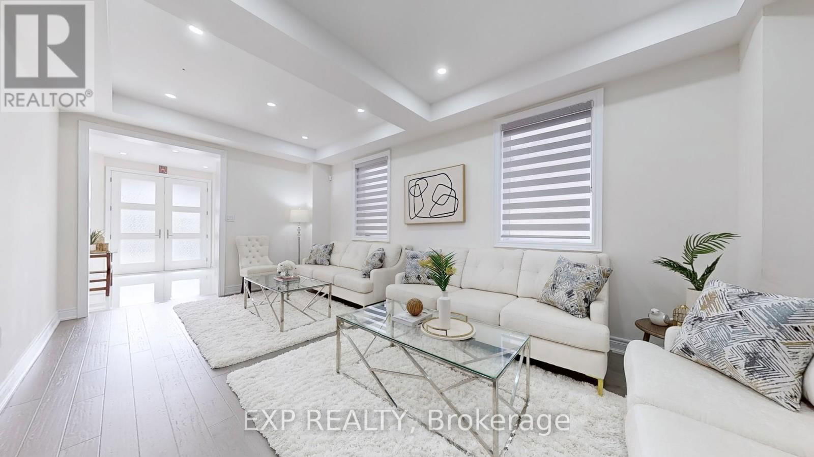 15 FROST STREET Image 4