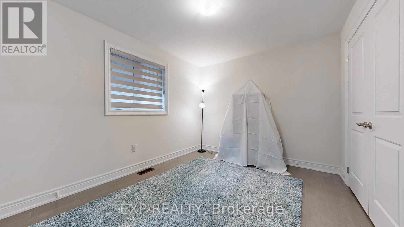 15 FROST STREET Image 40