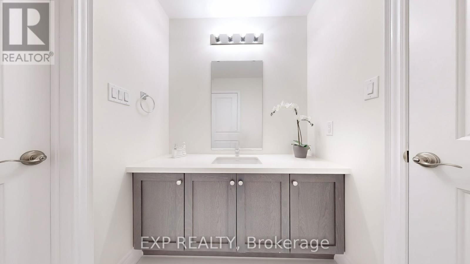 15 FROST STREET Image 42