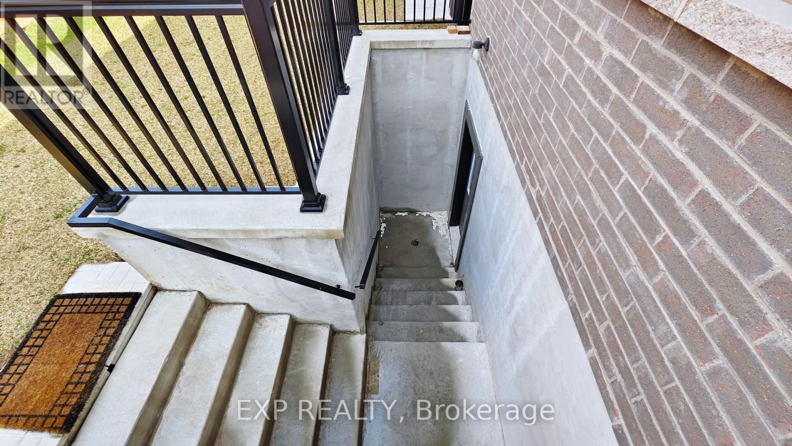15 FROST STREET Image 48