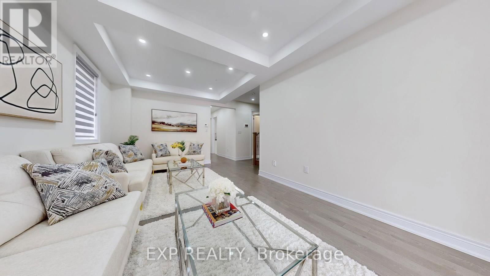 15 FROST STREET Image 6