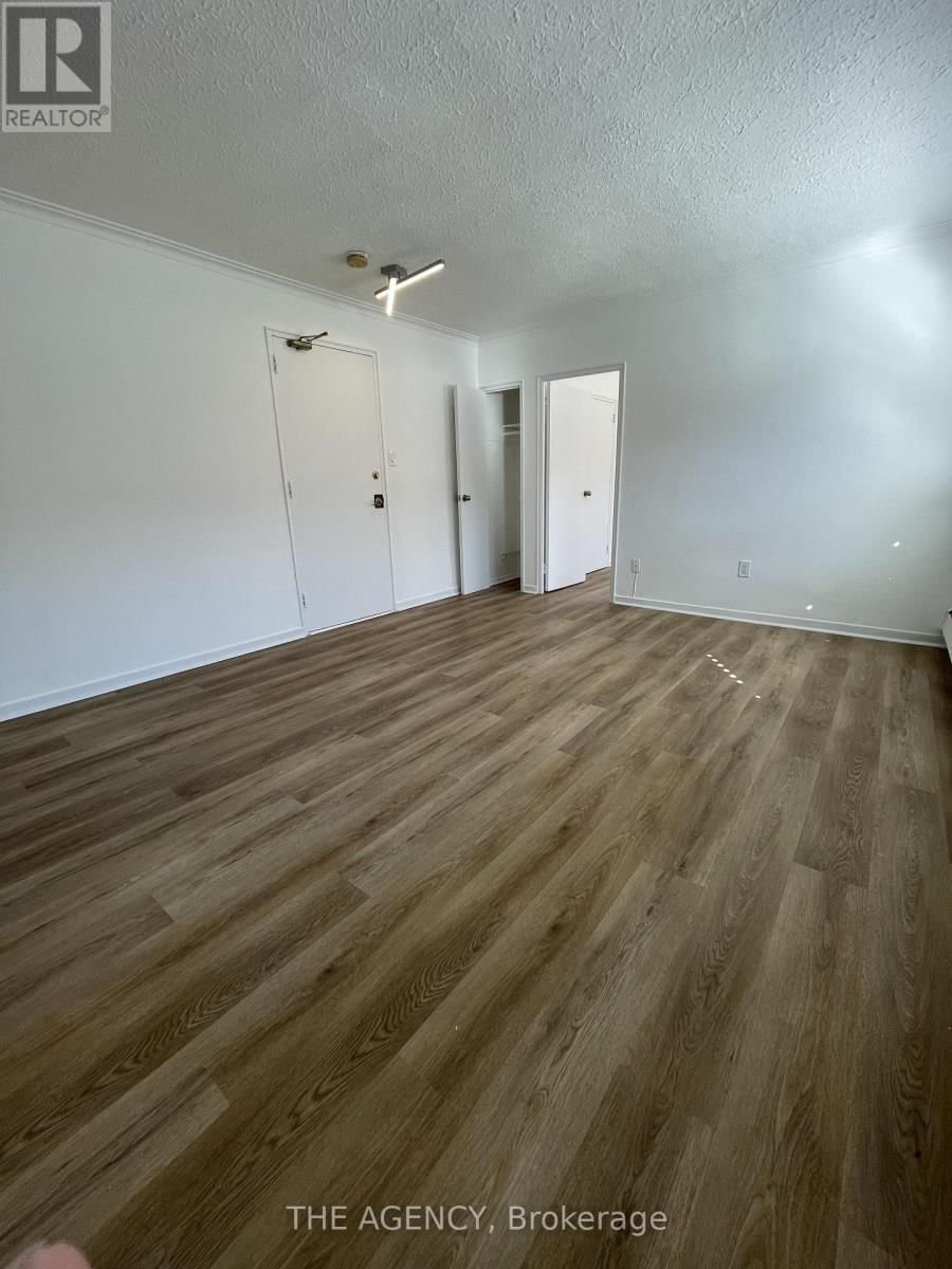 1 - 2940 DUNDAS STREET WEST Image 6