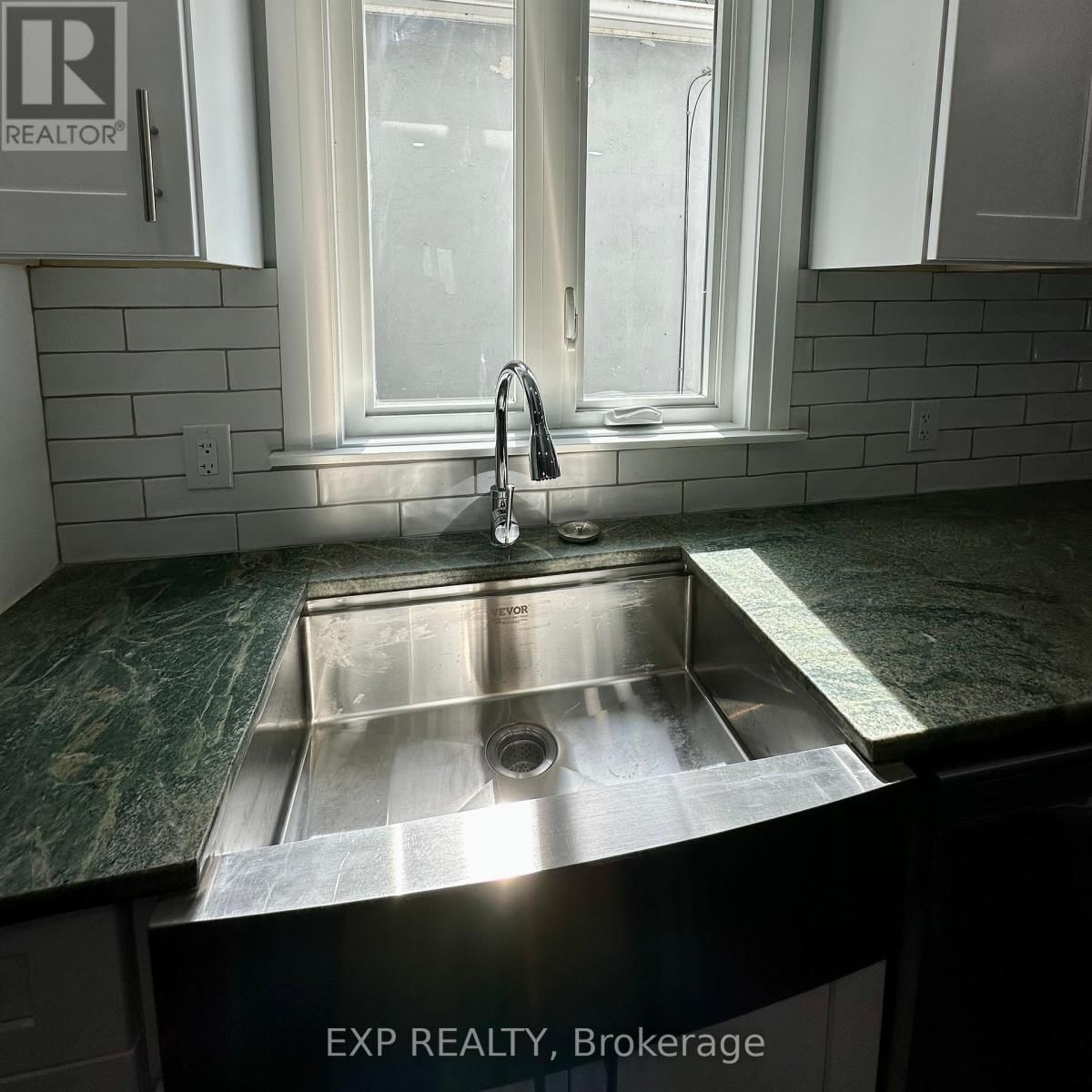 MAIN - 6 LAPP STREET Image 11