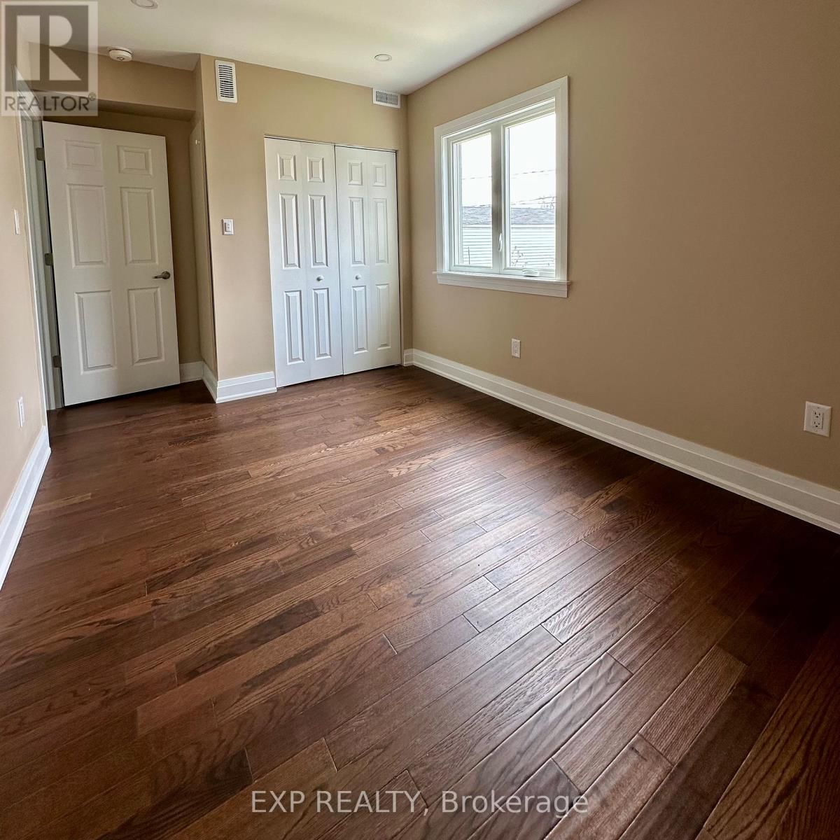 MAIN - 6 LAPP STREET Image 12