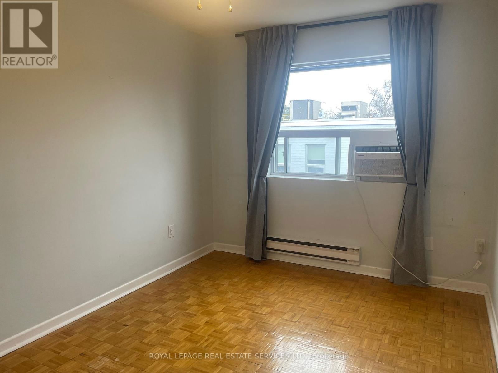 Back - 2875 BLOOR STREET WEST Image 10