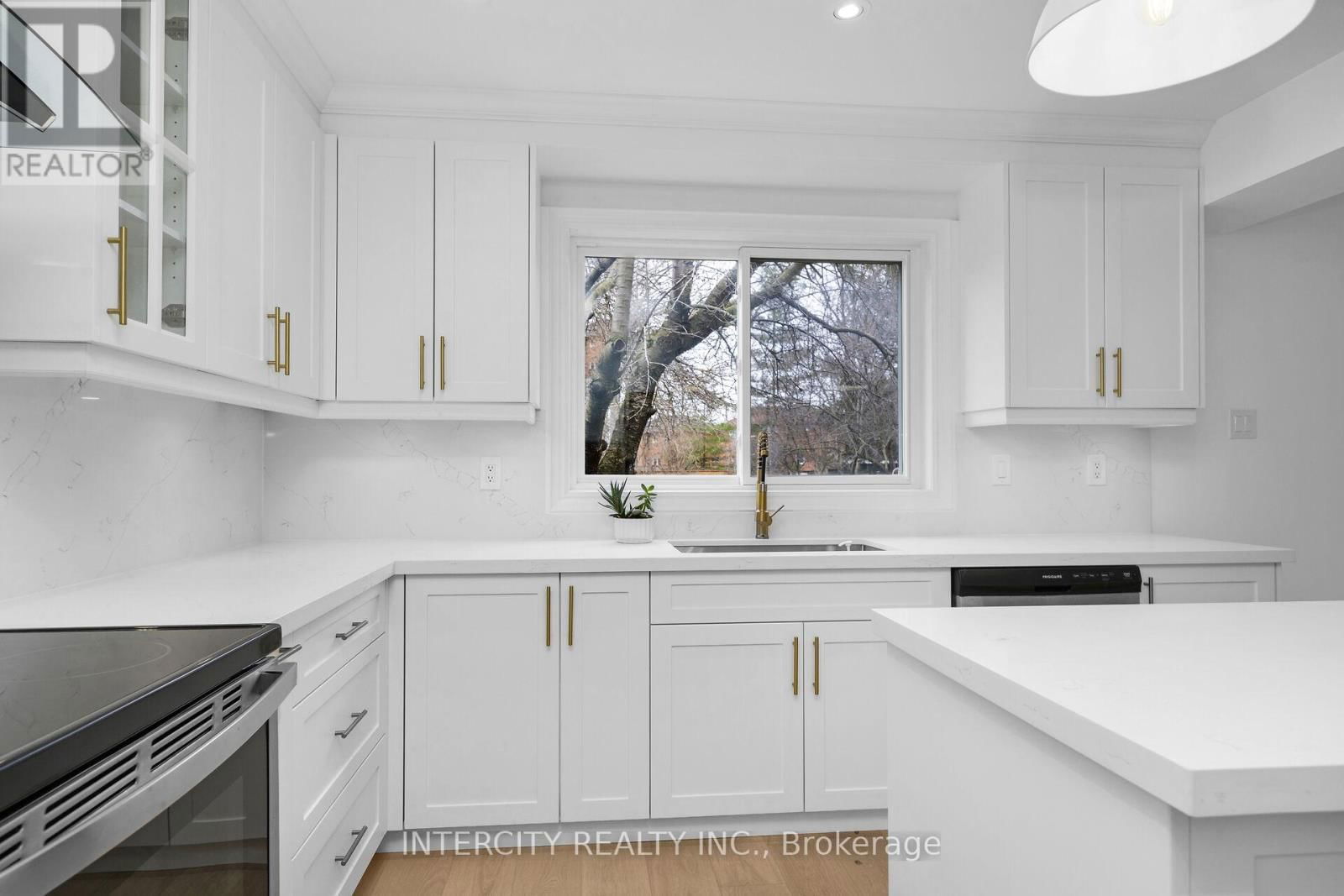 1466 PARISH LANE Image 15