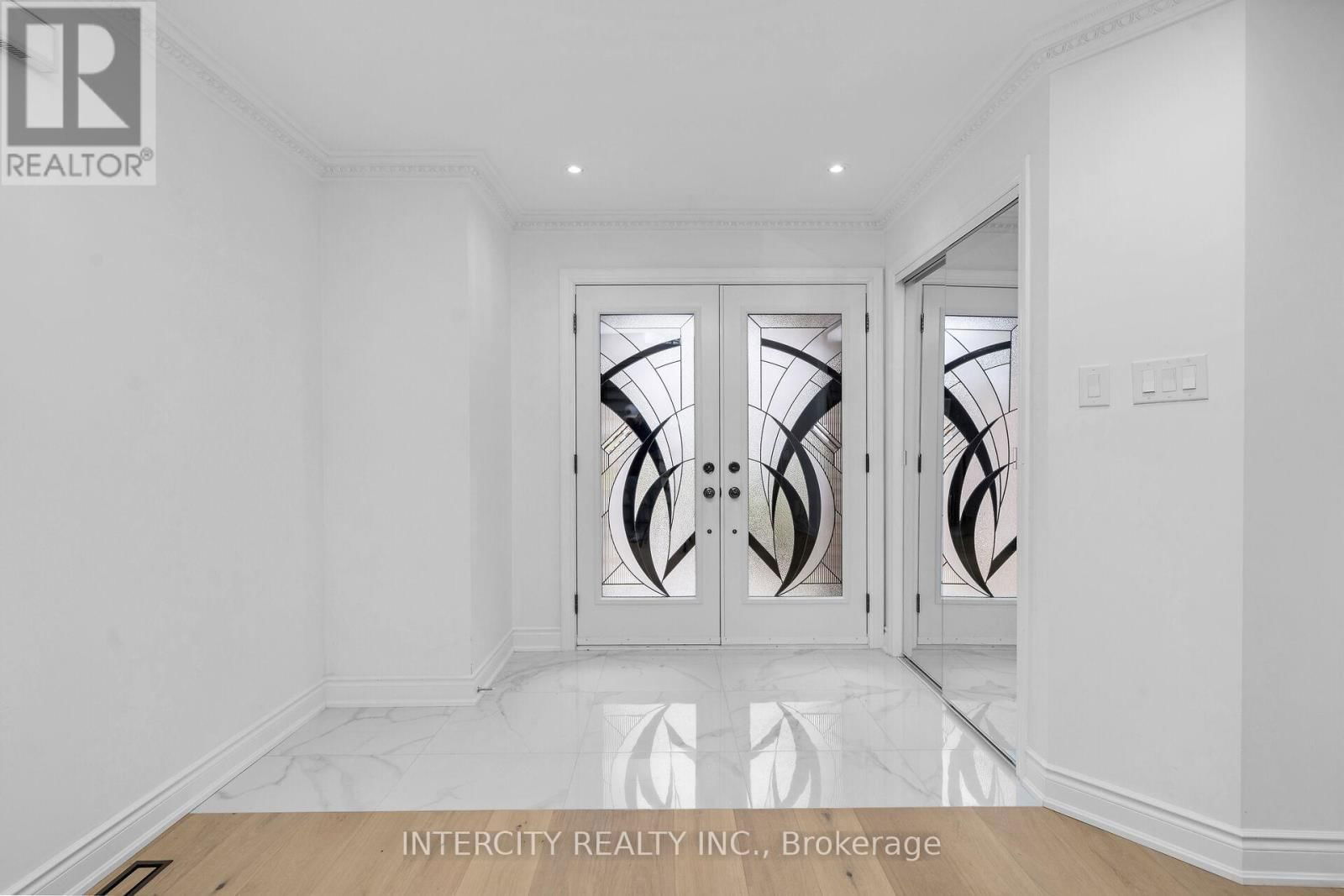 1466 PARISH LANE Image 4