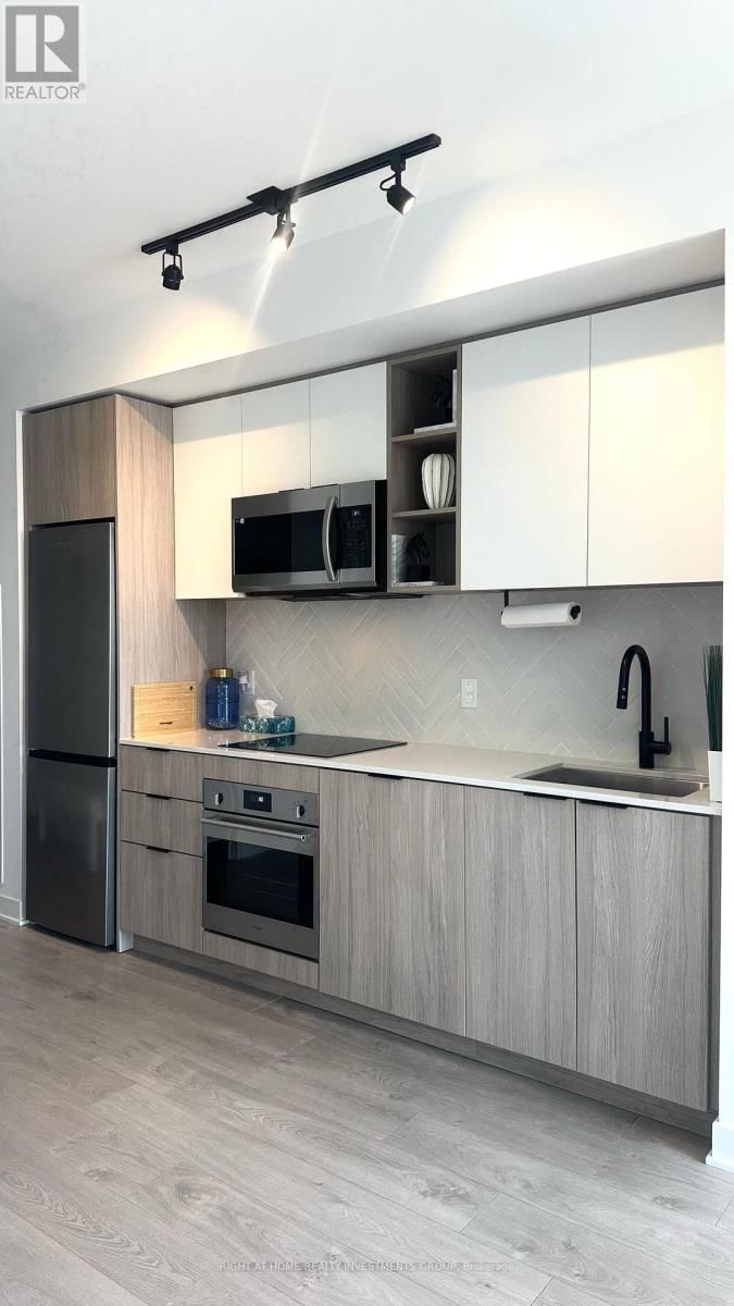 3211 - 36 ZORRA STREET Image 5