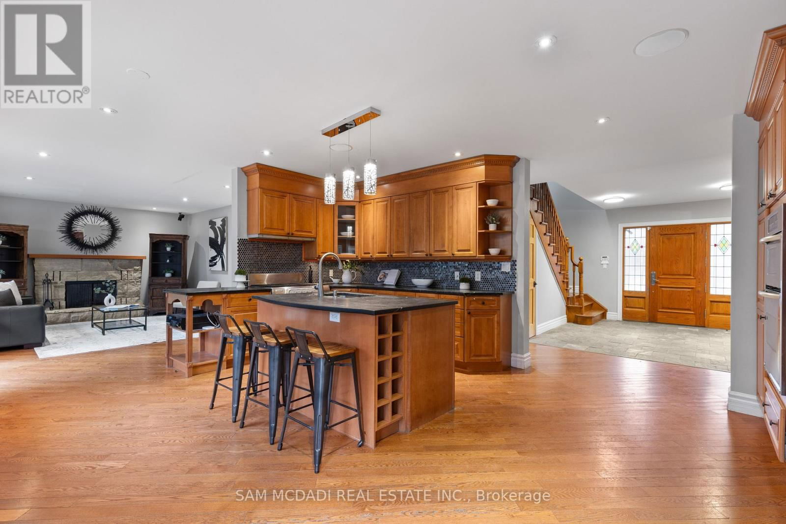690 MEADOW WOOD ROAD Image 11