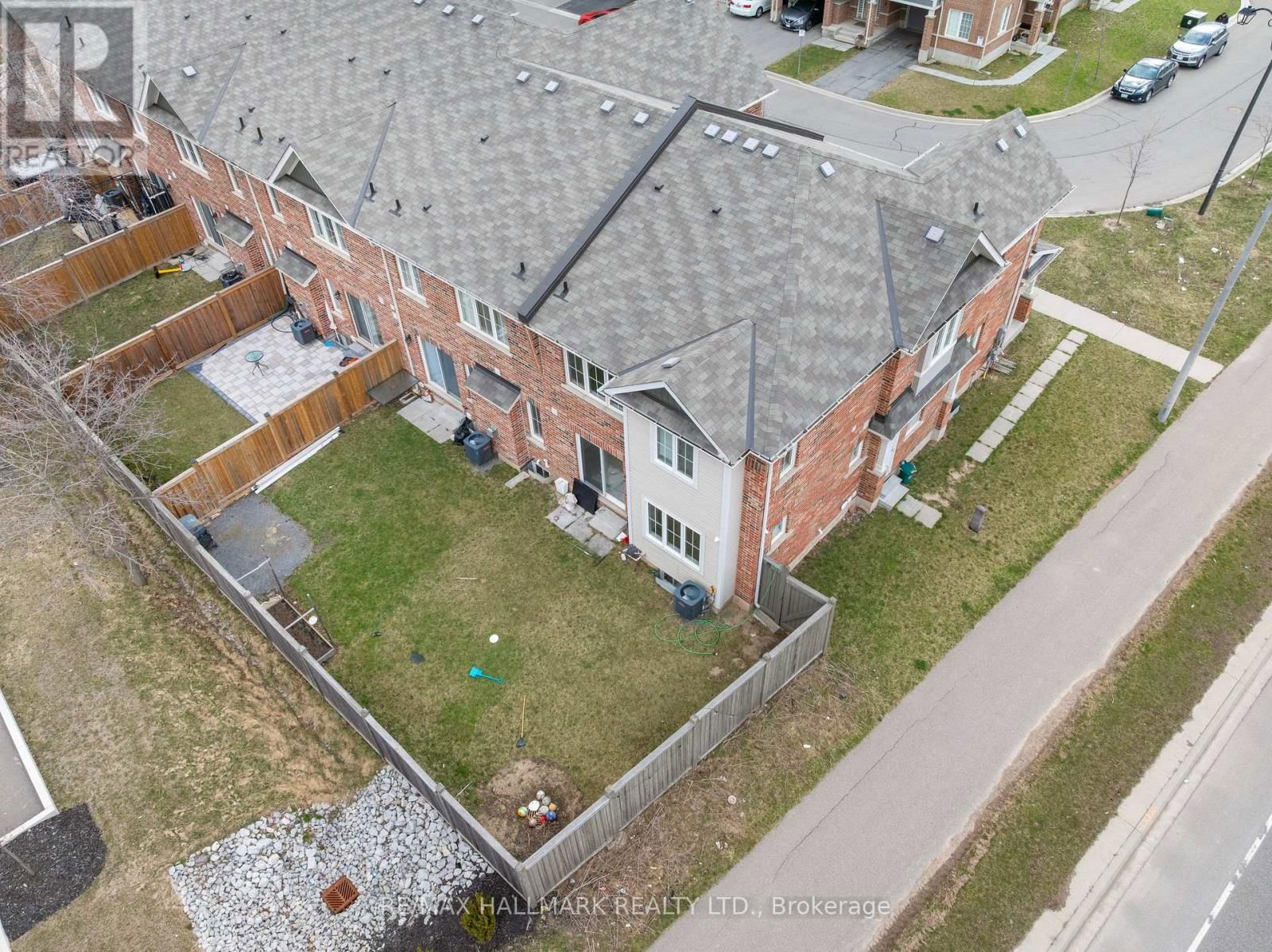 134 LEMIEUX COURT Image 32