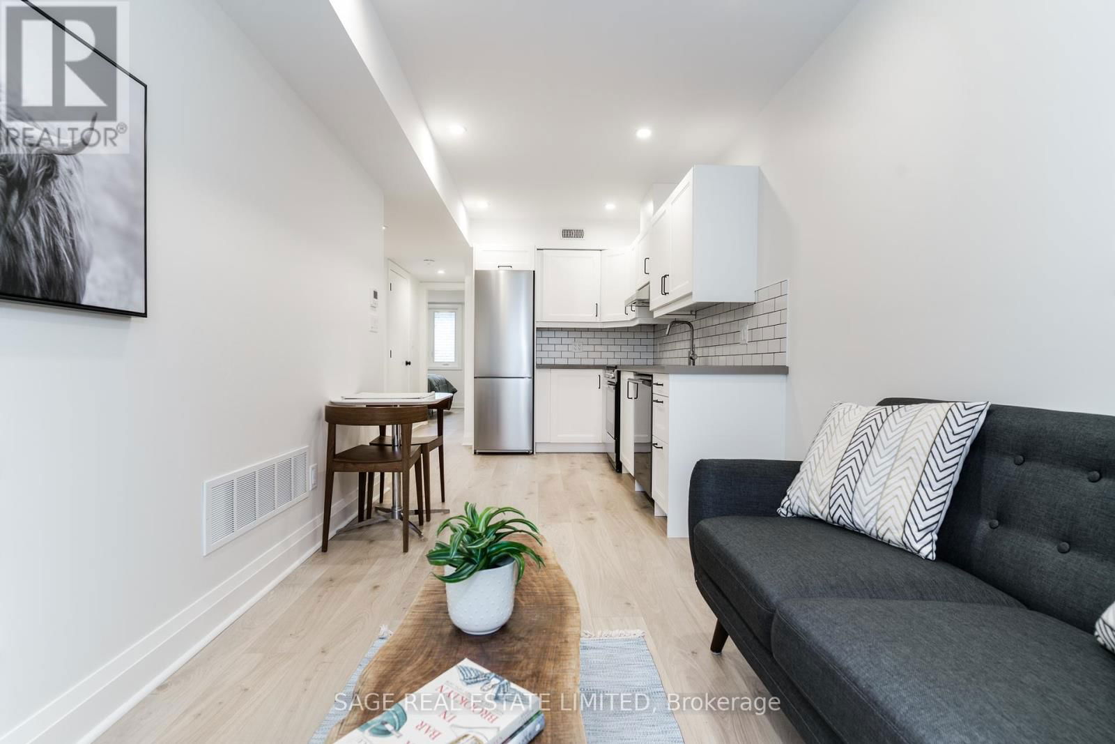 2 - 2413 DUNDAS STREET WEST Image 12