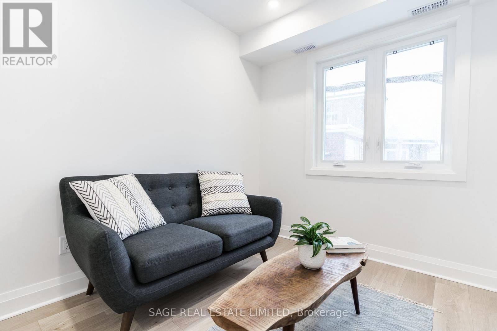2 - 2413 DUNDAS STREET WEST Image 13