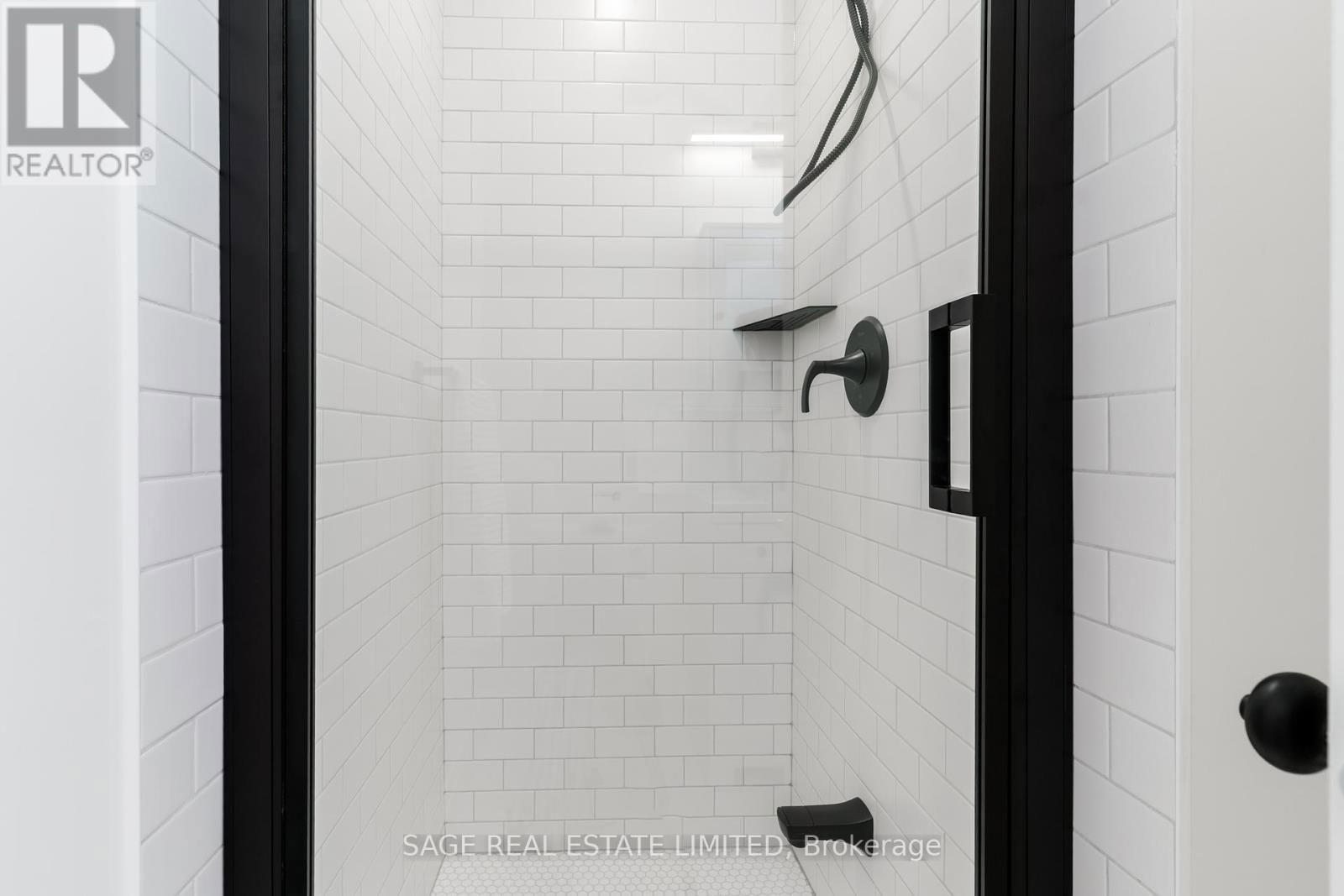 2 - 2413 DUNDAS STREET WEST Image 19