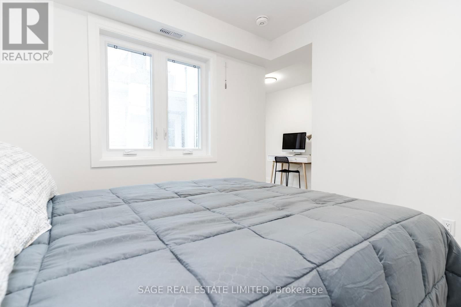 2 - 2413 DUNDAS STREET WEST Image 22