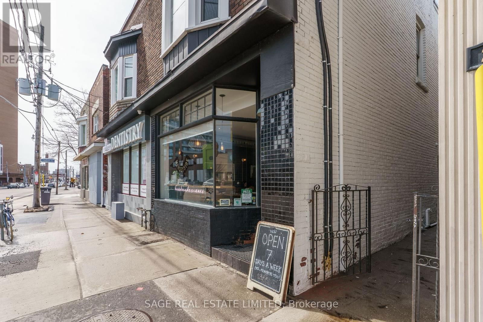 2 - 2413 DUNDAS STREET WEST Image 31