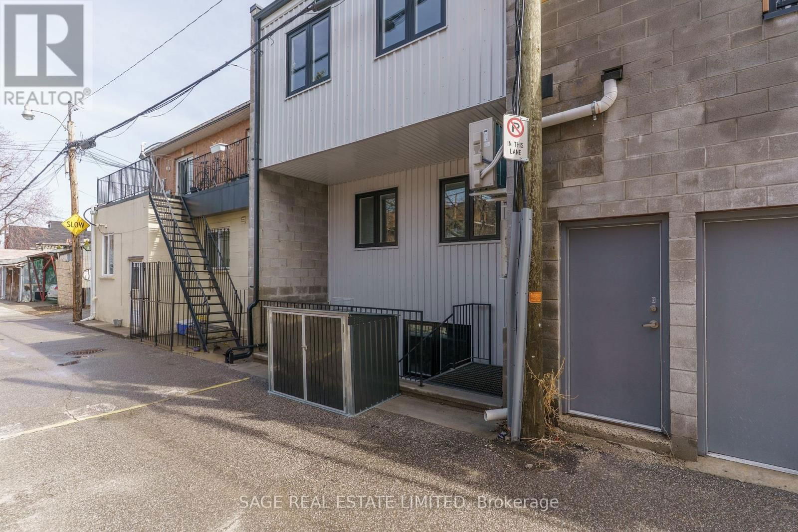 2 - 2413 DUNDAS STREET WEST Image 33