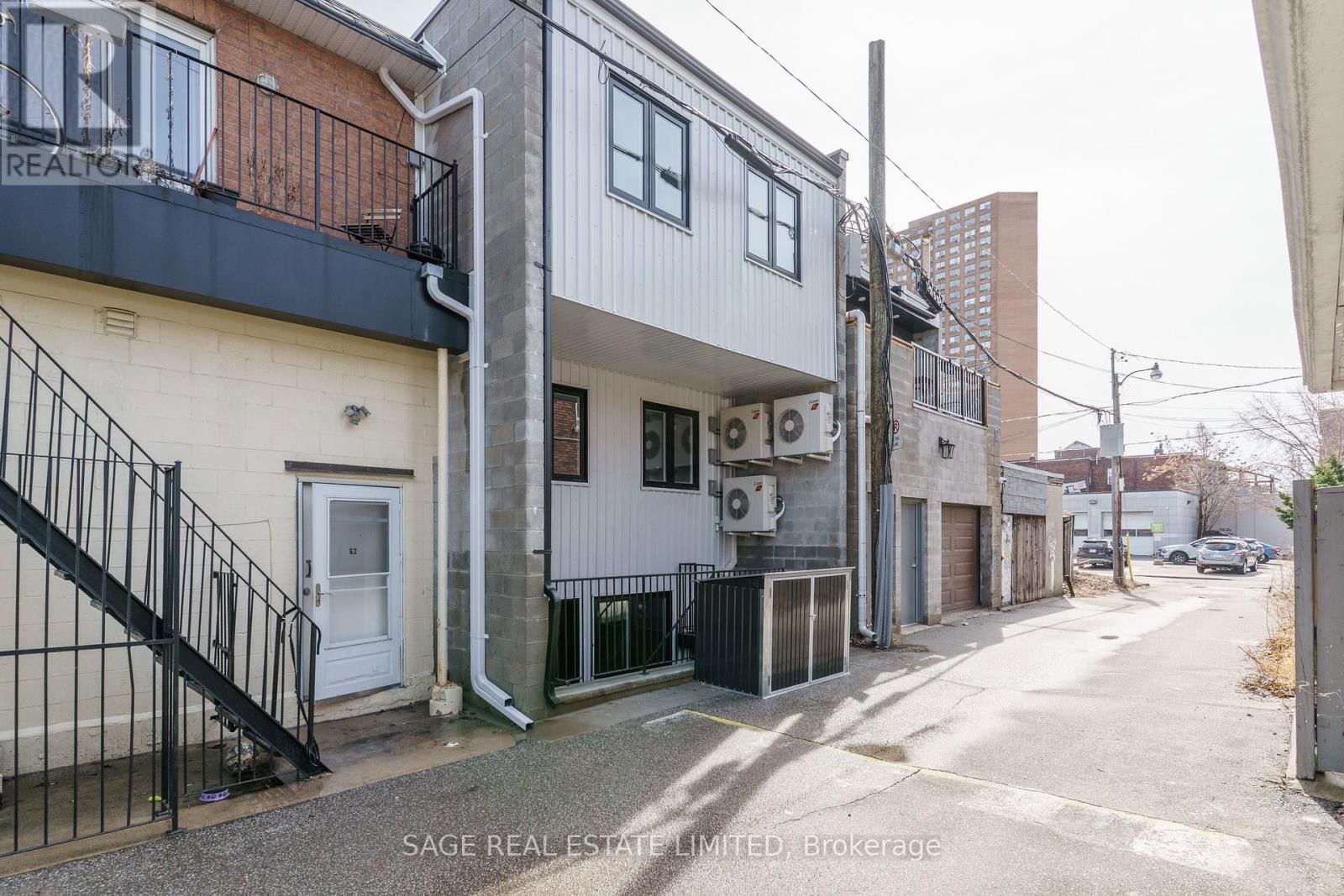 2 - 2413 DUNDAS STREET WEST Image 34