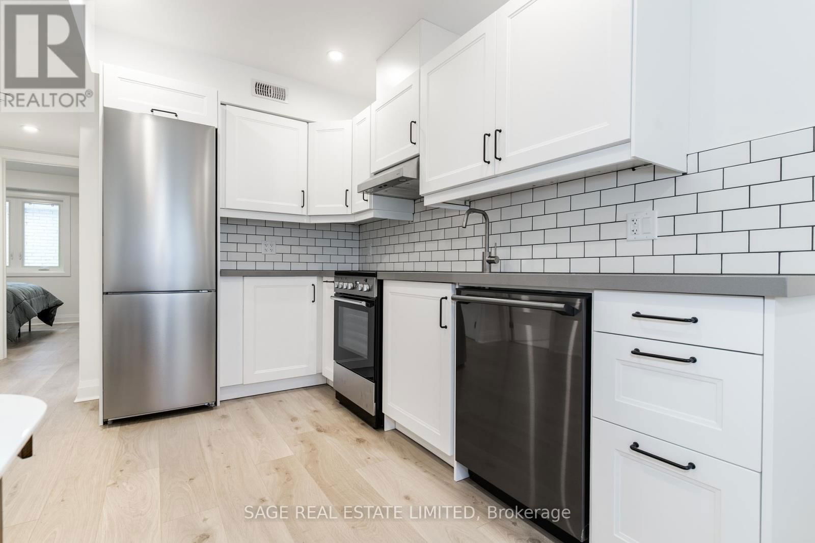 2 - 2413 DUNDAS STREET WEST Image 6