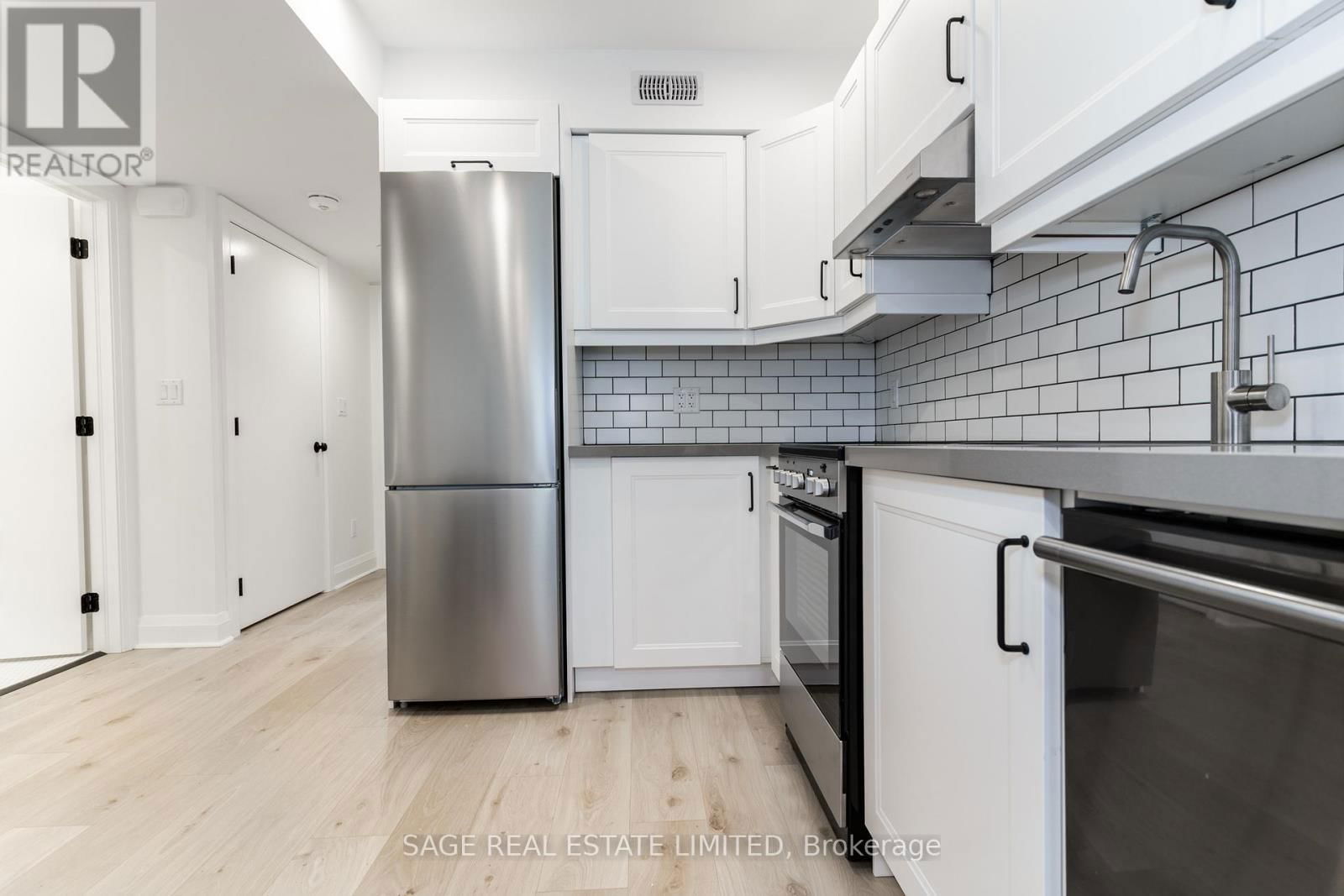 2 - 2413 DUNDAS STREET WEST Image 8