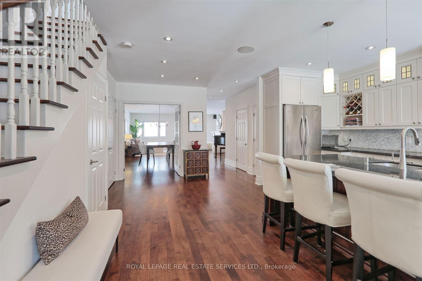 17 WORTHINGTON CRESCENT Image 2