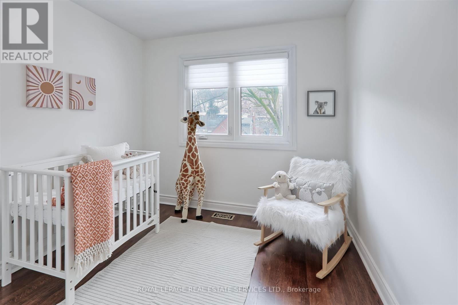 17 WORTHINGTON CRESCENT Image 29