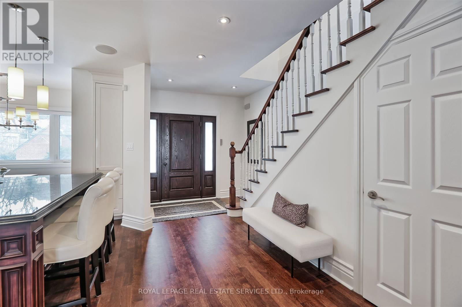17 WORTHINGTON CRESCENT Image 3